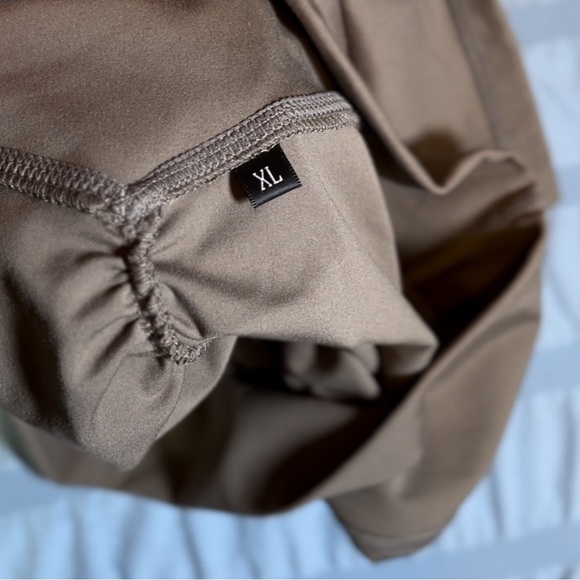 Shorts - Picture 3 of 3